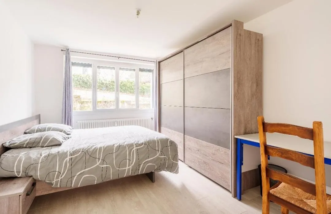 Familial Avec Jardin Prive Apartment Allevard